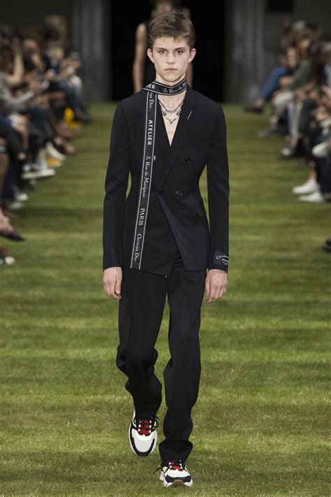 dior spring 2018 menswear|Dior men's spring dresses.